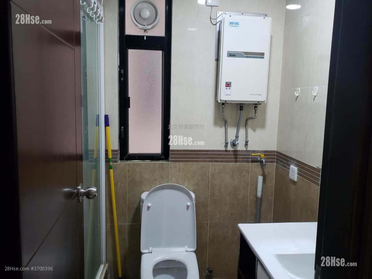 Kornhill Rental 2 Bedrooms , 1 Bathroom 461 ft²