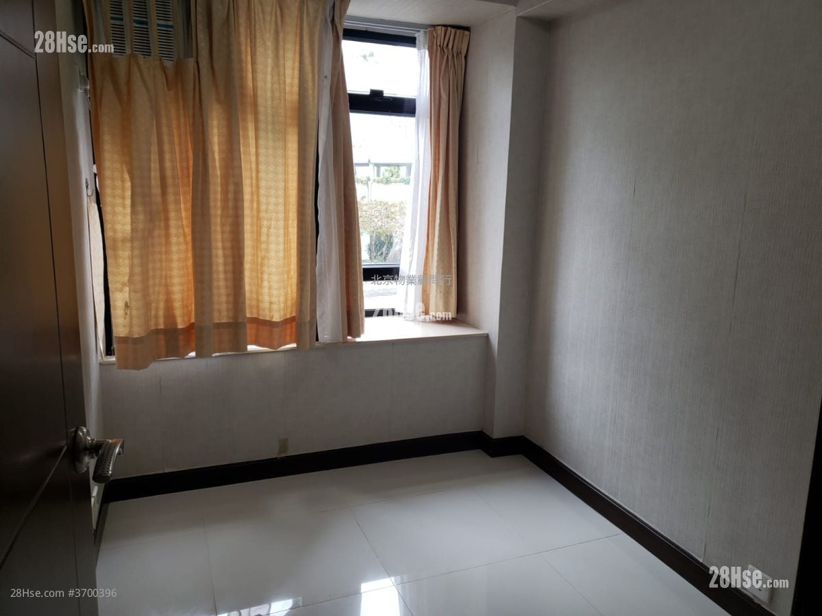Kornhill Rental 2 Bedrooms , 1 Bathroom 461 ft²