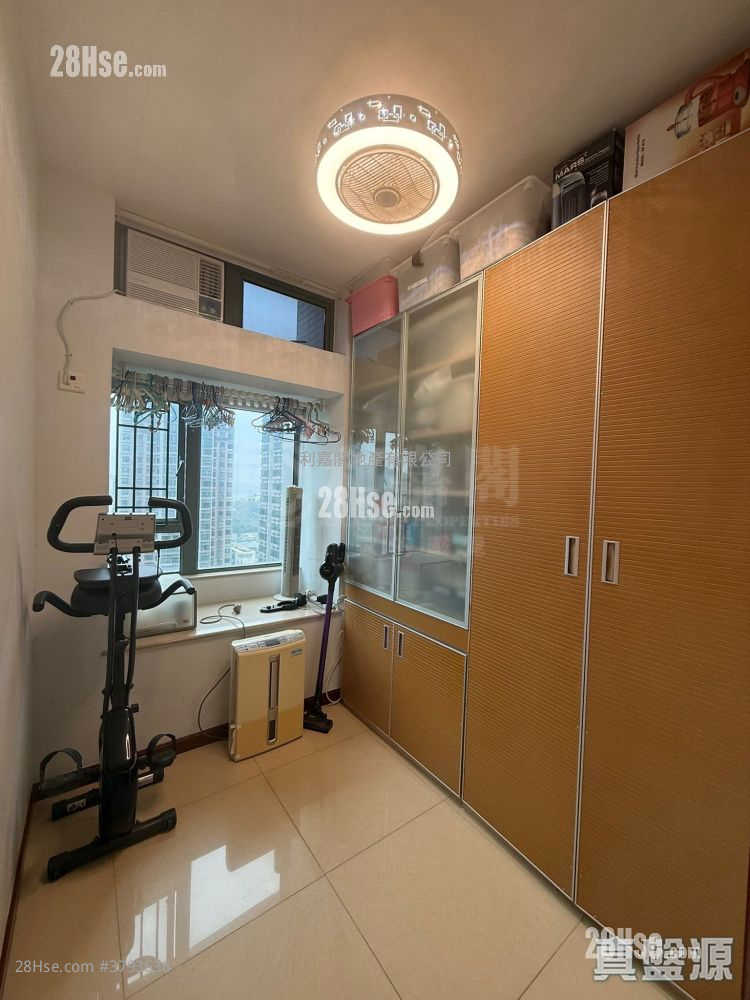 蔚蓝湾畔 售盘 3 房 , 2 浴室 653 平方尺