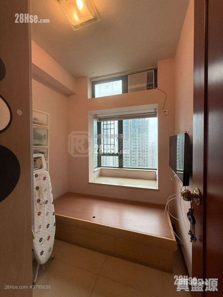 蔚蓝湾畔 售盘 3 房 , 2 浴室 653 平方尺