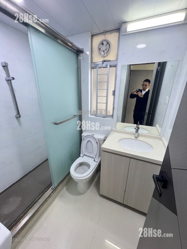 Whampoa Garden Rental 3 Bedrooms , 2 Bathrooms 639 ft²