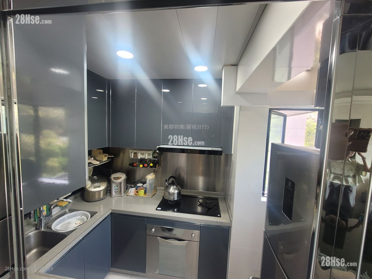 Hanley Villa Sell 3 Bedrooms , 2 Bathrooms 593 ft²