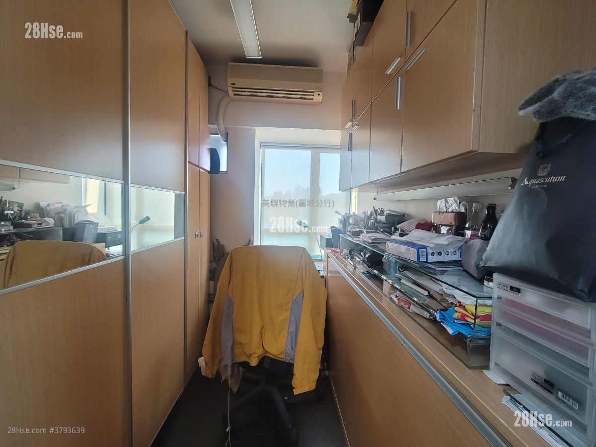 Hanley Villa Sell 3 Bedrooms , 2 Bathrooms 593 ft²