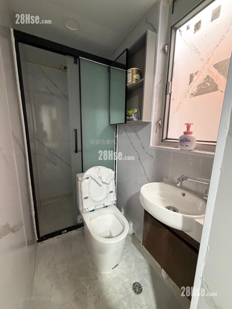 47 Battery Street Rental 250 ft²