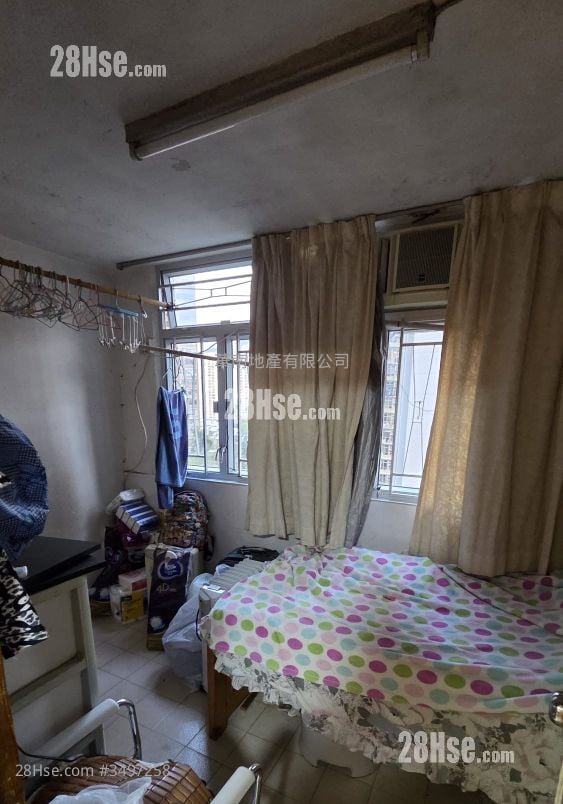 显径邨 售盘 3 房 , 1 浴室 490 平方尺