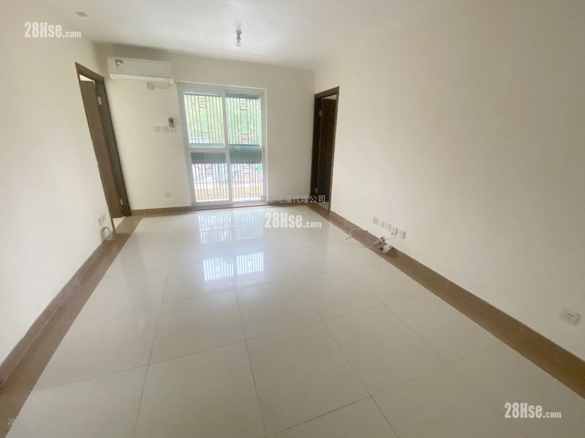 村屋 租盘 3 房 , 2 浴室 700 平方尺