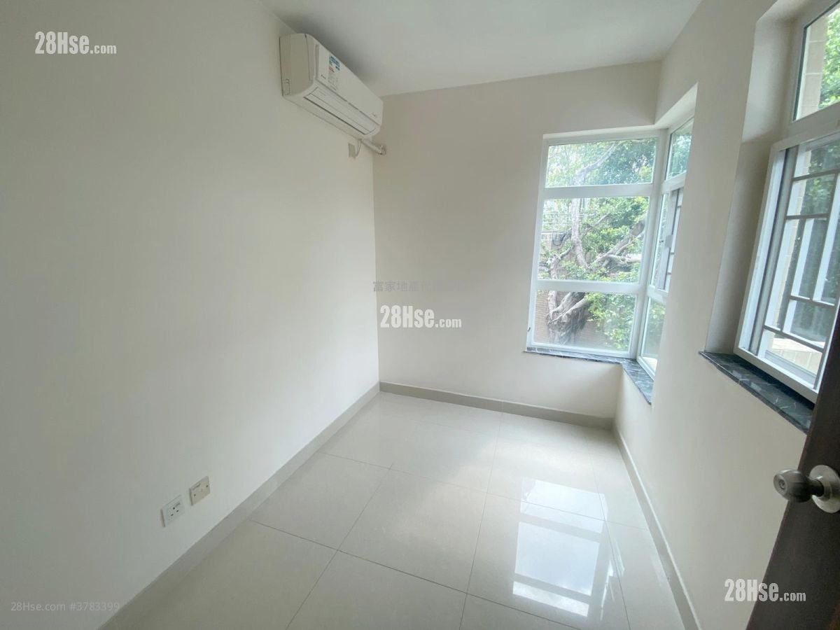 村屋 租盘 3 房 , 2 浴室 700 平方尺