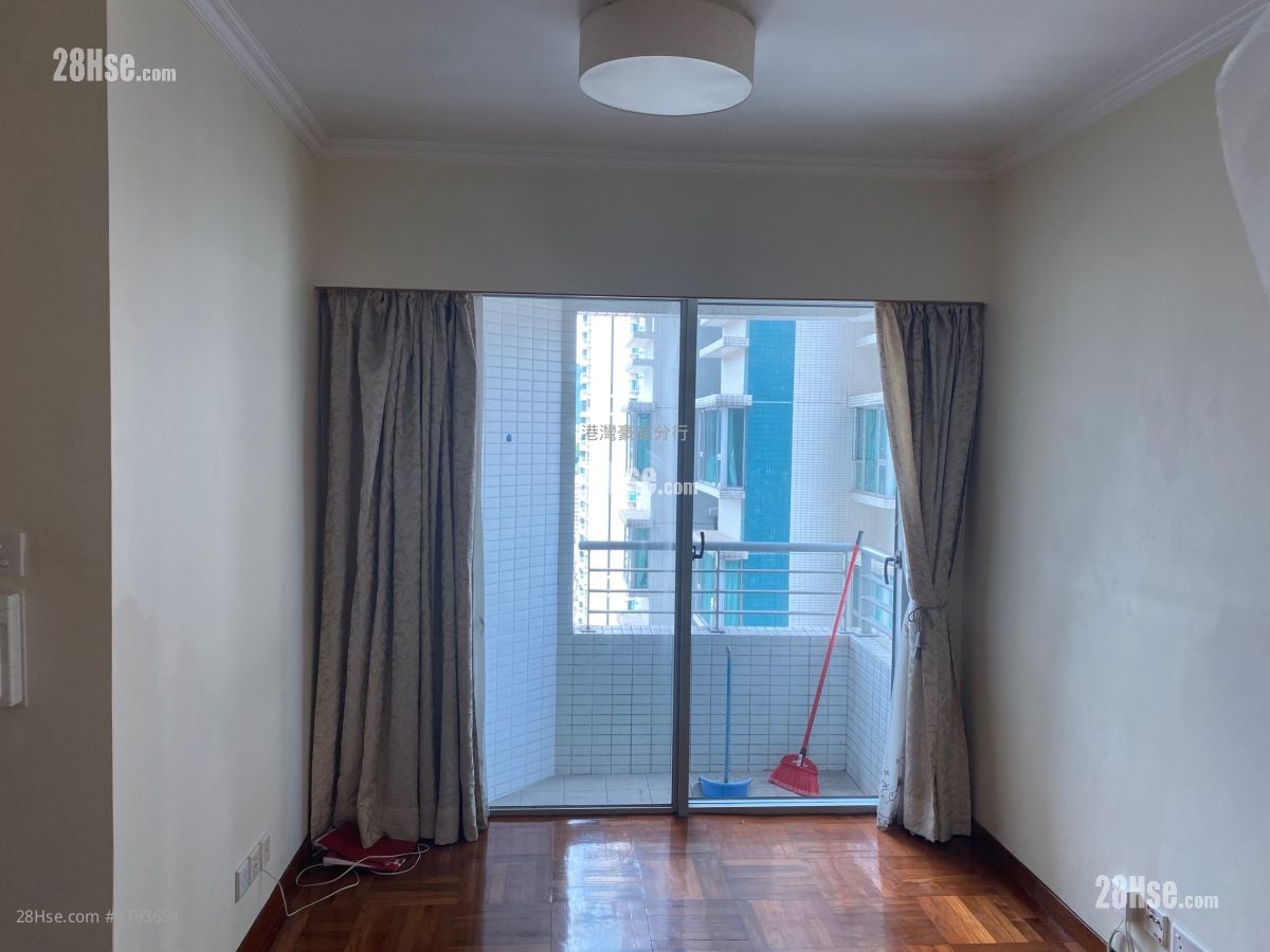 Metro Harbour View Sell 2 Bedrooms , 1 Bathroom 415 ft²