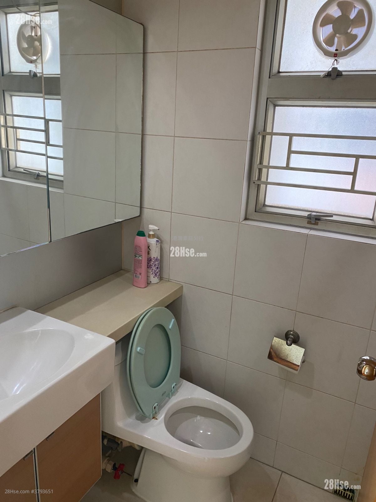 Metro Harbour View Sell 2 Bedrooms , 1 Bathroom 415 ft²