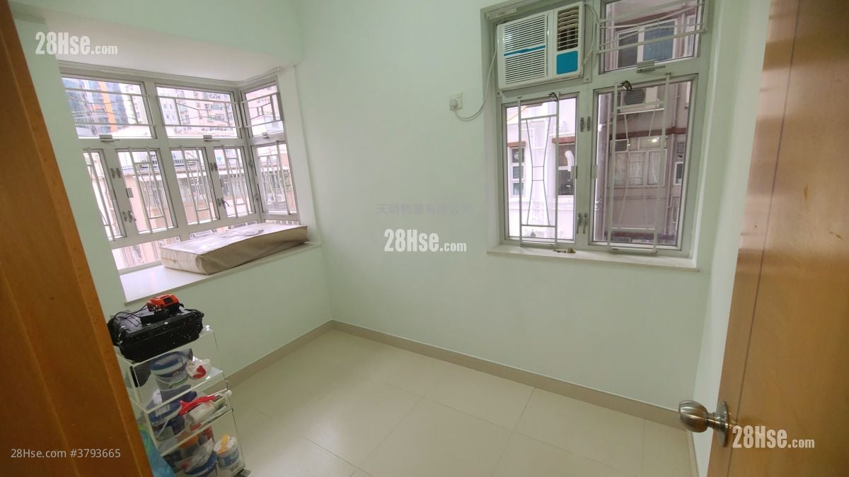 Tung Po Building Rental 2 Bedrooms , 1 Bathroom 341 ft²