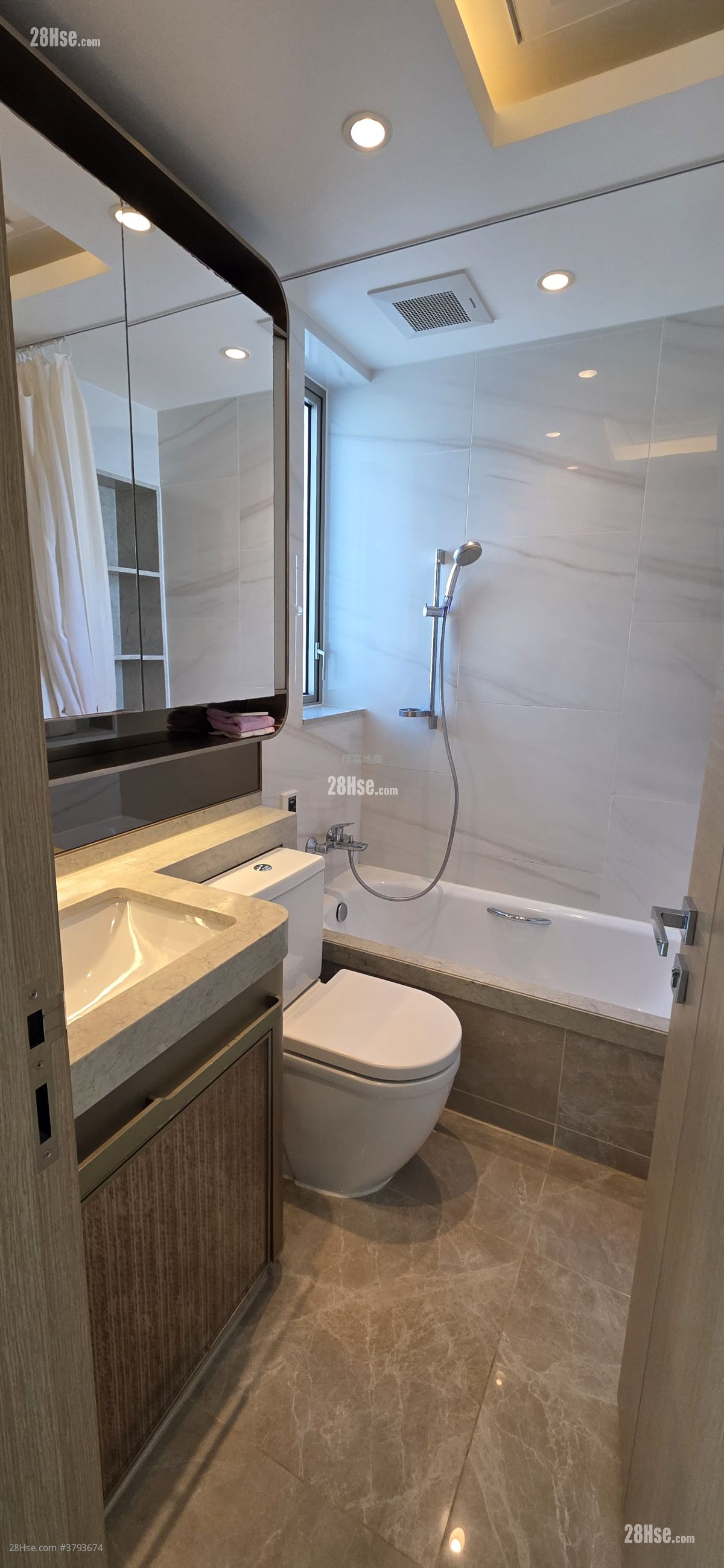 Madison Park Sell 2 Bedrooms , 1 Bathroom 438 ft²