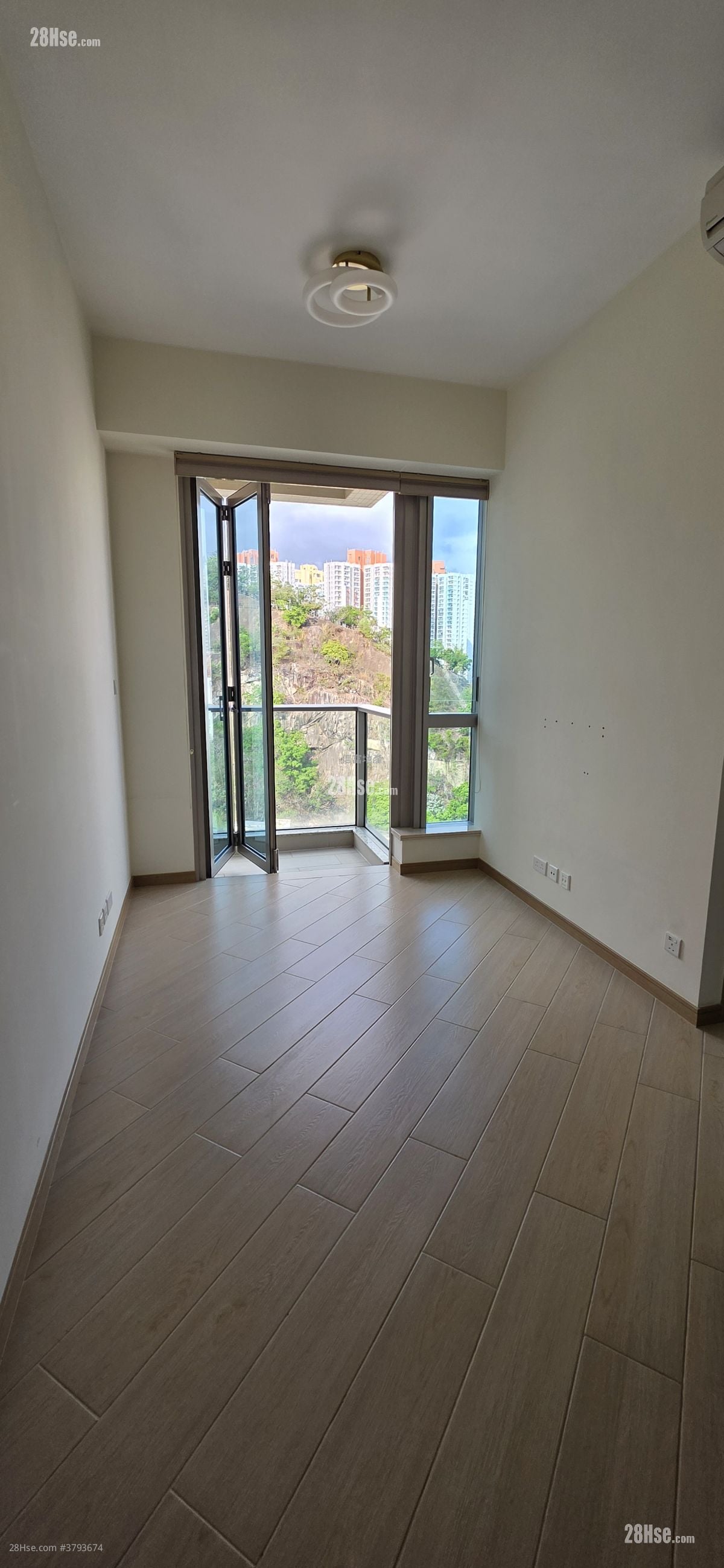 Madison Park Sell 2 Bedrooms , 1 Bathroom 438 ft²