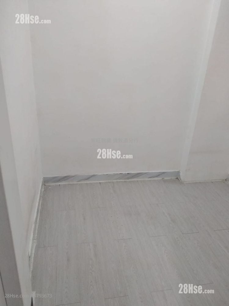 Lai Tong Building Rental 228 ft²