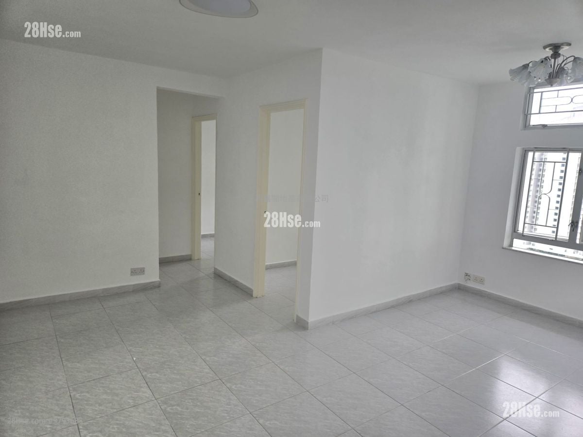 Chung Ming Court Sell 3 Bedrooms 554 ft²