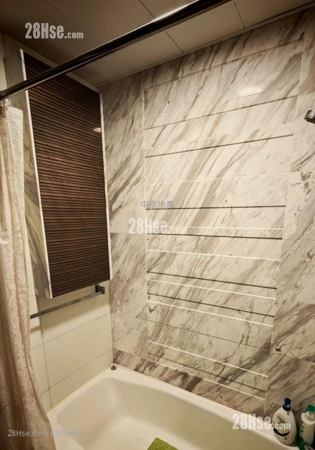 浴室: 原筑 租盘 484 平方尺