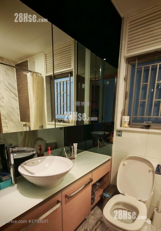 浴室: 原筑 租盘 484 平方尺