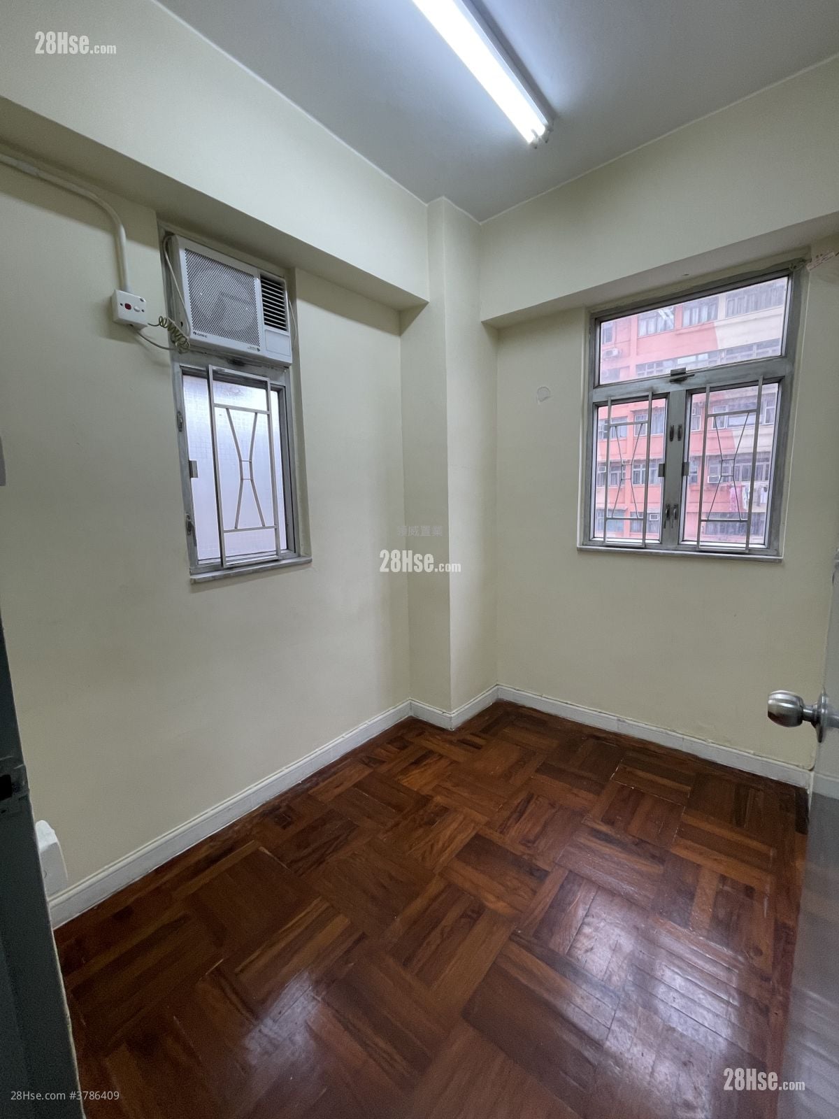 福安大厦 租盘 2 房 , 1 浴室 319 平方尺