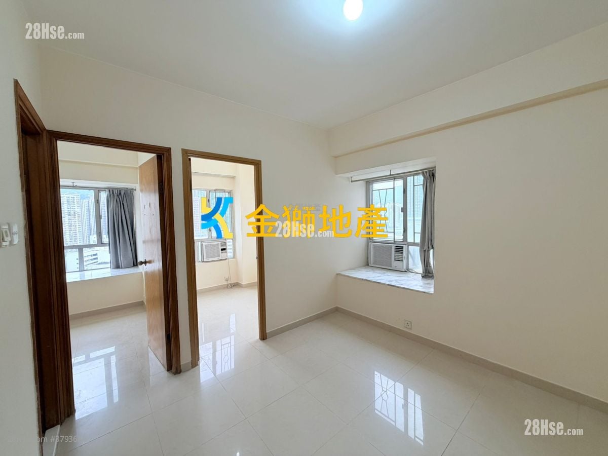 Golden Lion Garden Rental 306 ft²