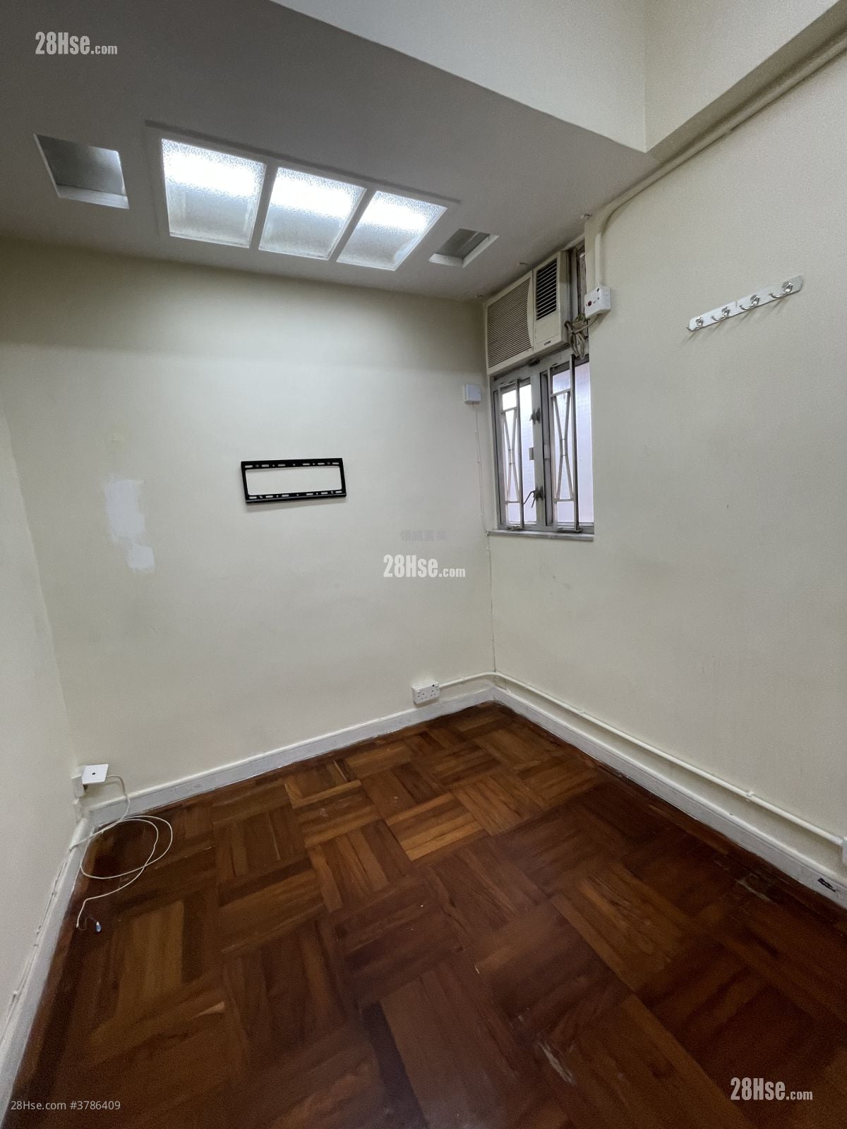 福安大厦 租盘 2 房 , 1 浴室 319 平方尺