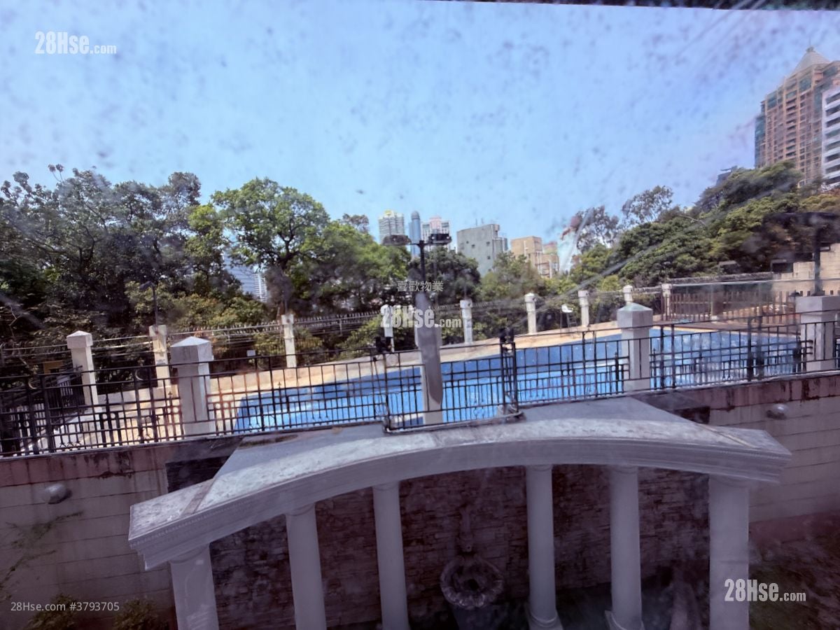 Parc Regal Rental 3 Bedrooms , 2 Bathrooms 789 ft²