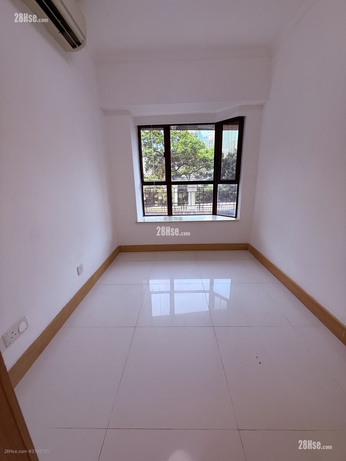 Parc Regal Rental 3 Bedrooms , 2 Bathrooms 789 ft²