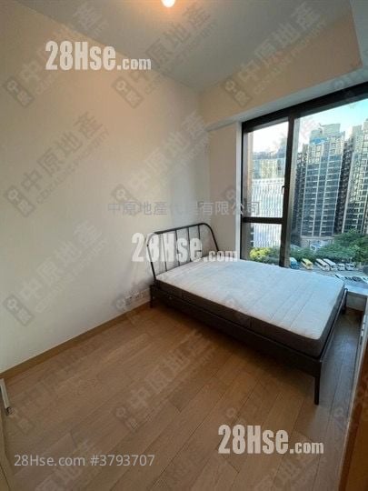 One Homantin Sell 1 Bedroom 372 ft²