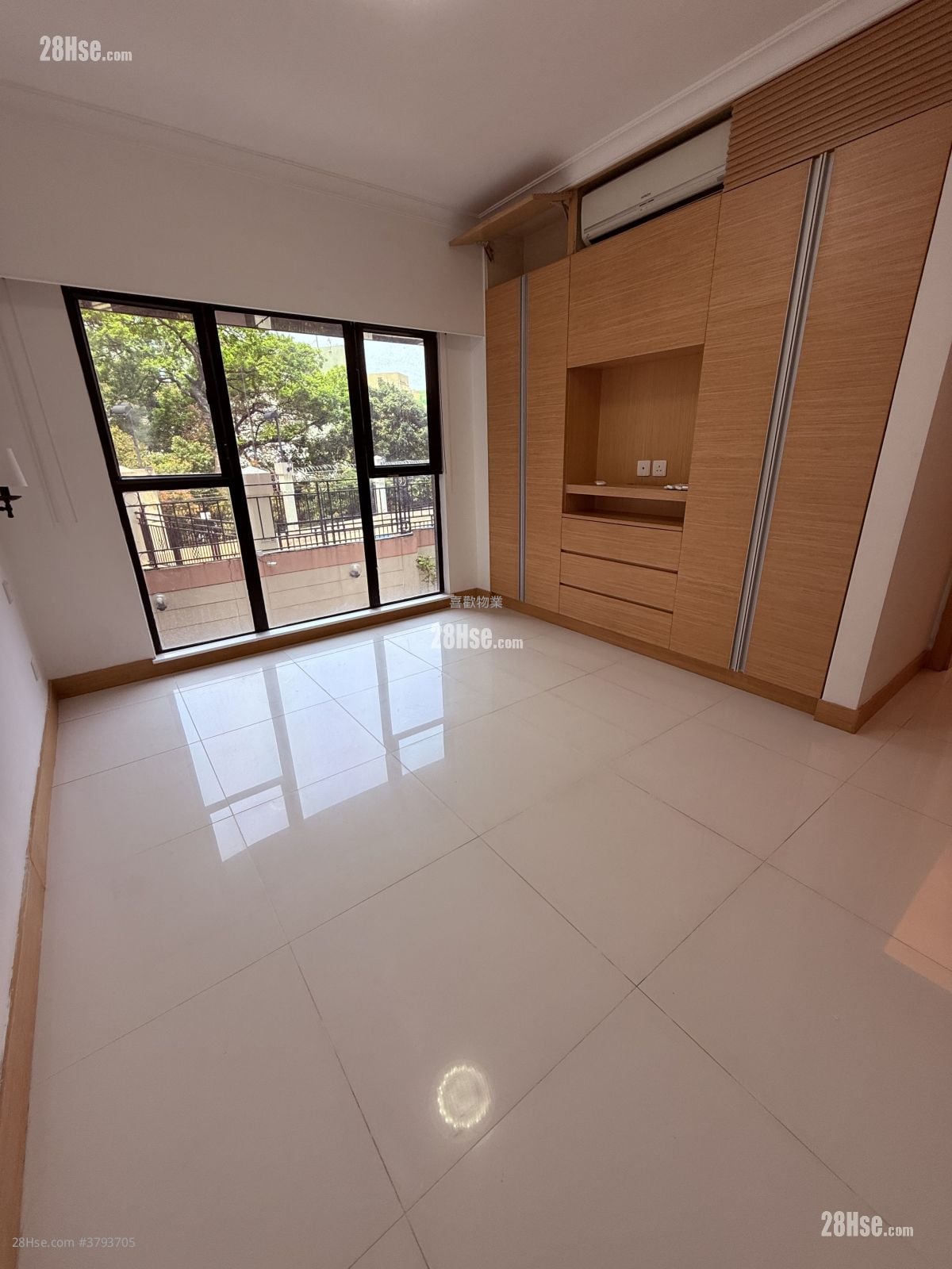 Parc Regal Rental 3 Bedrooms , 2 Bathrooms 789 ft²