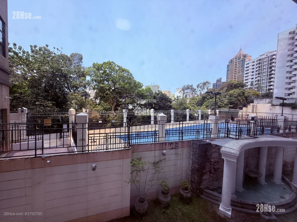 Parc Regal Rental 3 Bedrooms , 2 Bathrooms 789 ft²