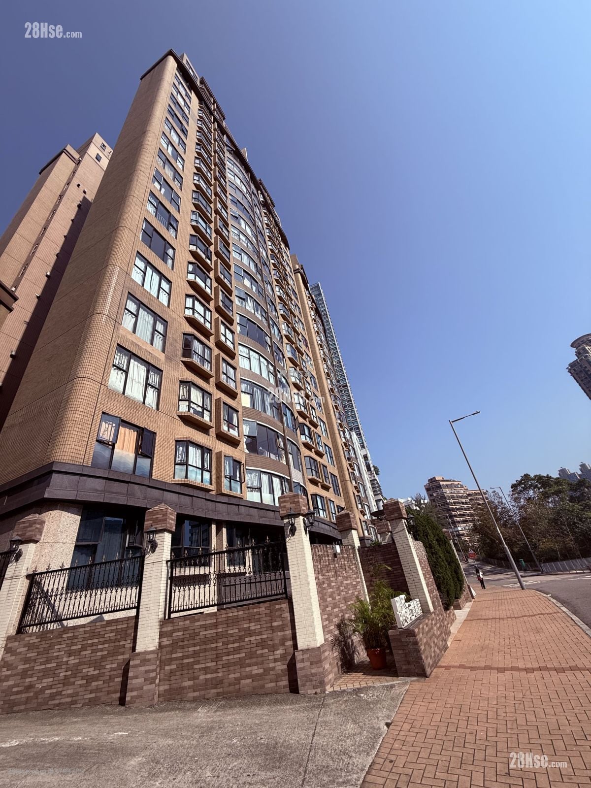 Parc Regal Rental 3 Bedrooms , 2 Bathrooms 789 ft²