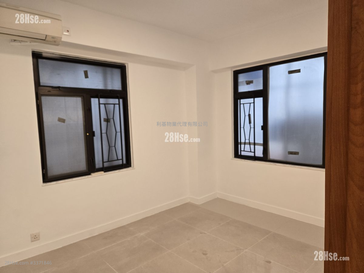 汉口中心 售盘 3 房 , 2 浴室 905 平方尺