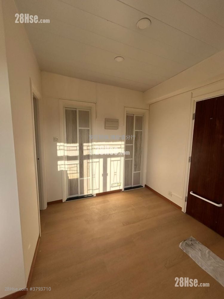 Tung Shing Building Rental 282 ft²