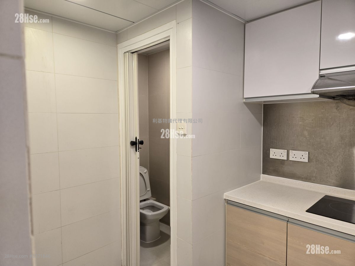 汉口中心 售盘 3 房 , 2 浴室 905 平方尺