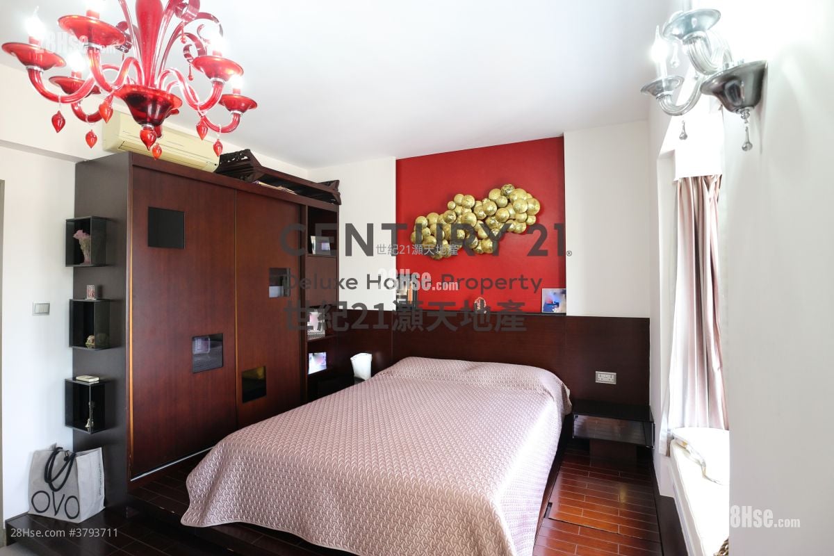 比华利山别墅 租盘 5+ 房 , 2 浴室 1,606 平方尺