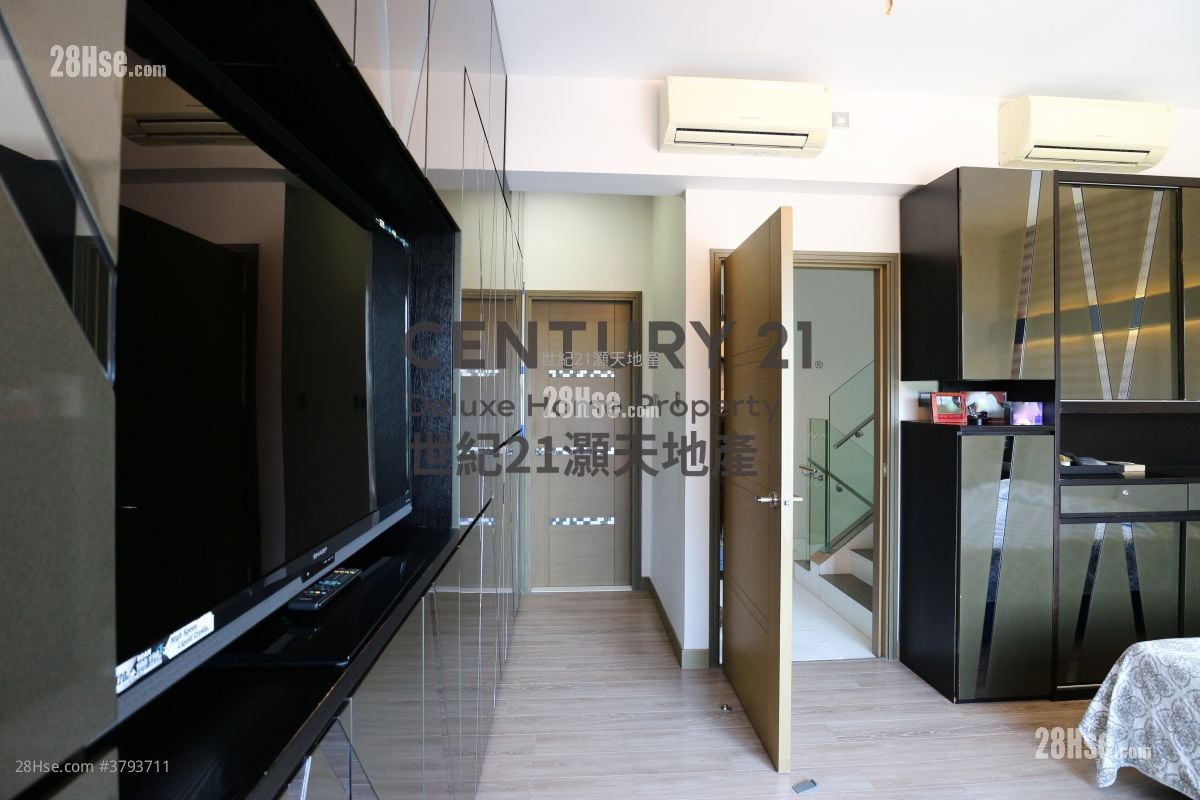 比华利山别墅 租盘 5+ 房 , 2 浴室 1,606 平方尺