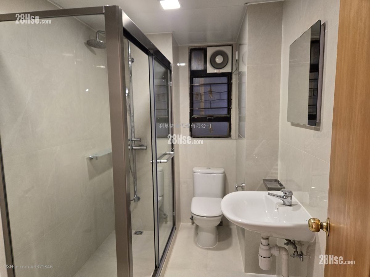 汉口中心 售盘 3 房 , 2 浴室 905 平方尺