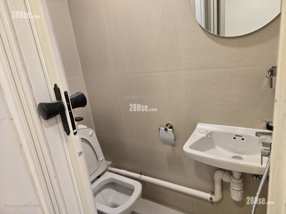 汉口中心 售盘 3 房 , 2 浴室 905 平方尺