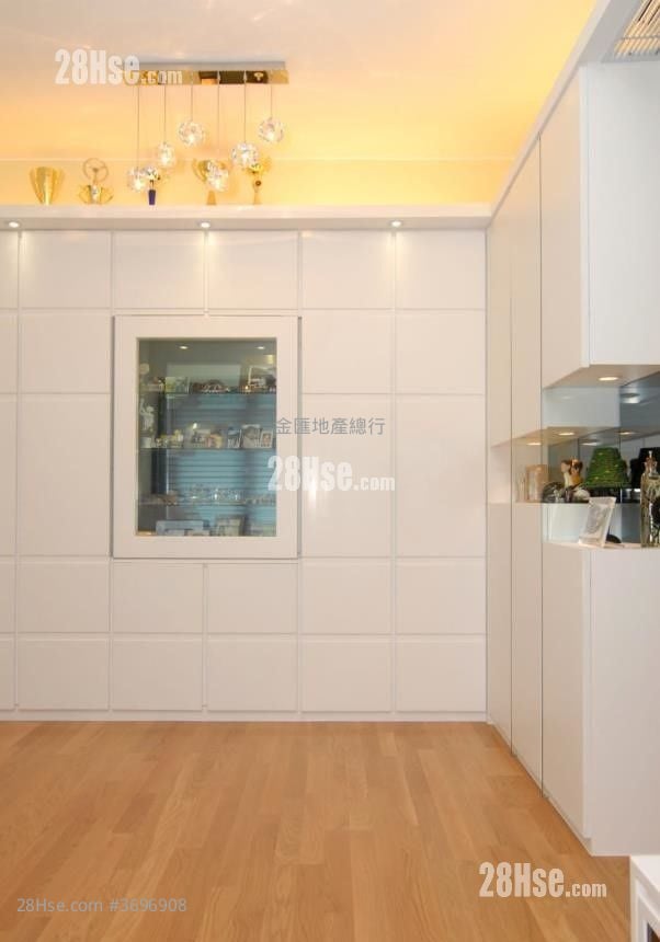 The Forest Hills Sell 3 Bedrooms , 2 Bathrooms 665 ft²