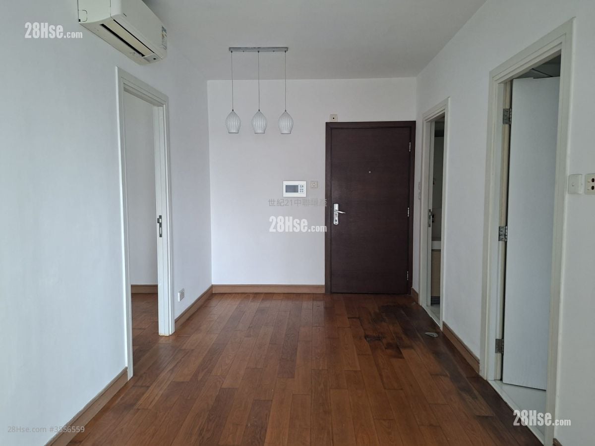 Centre Stage Sell 1 Bedroom , 1 Bathroom 400 ft²