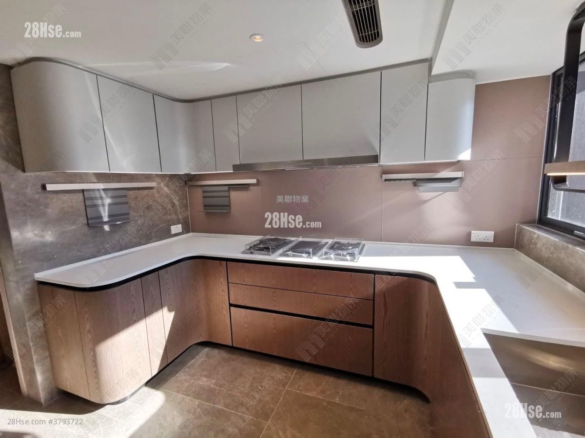 Ontolo Sell 4 Bedrooms , 4 Bathrooms 1,739 ft²