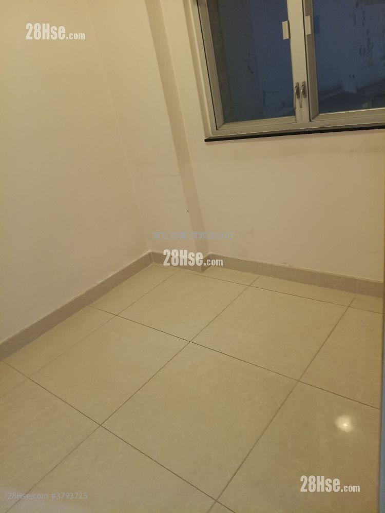 嘉威大厦 售盘 302 平方尺