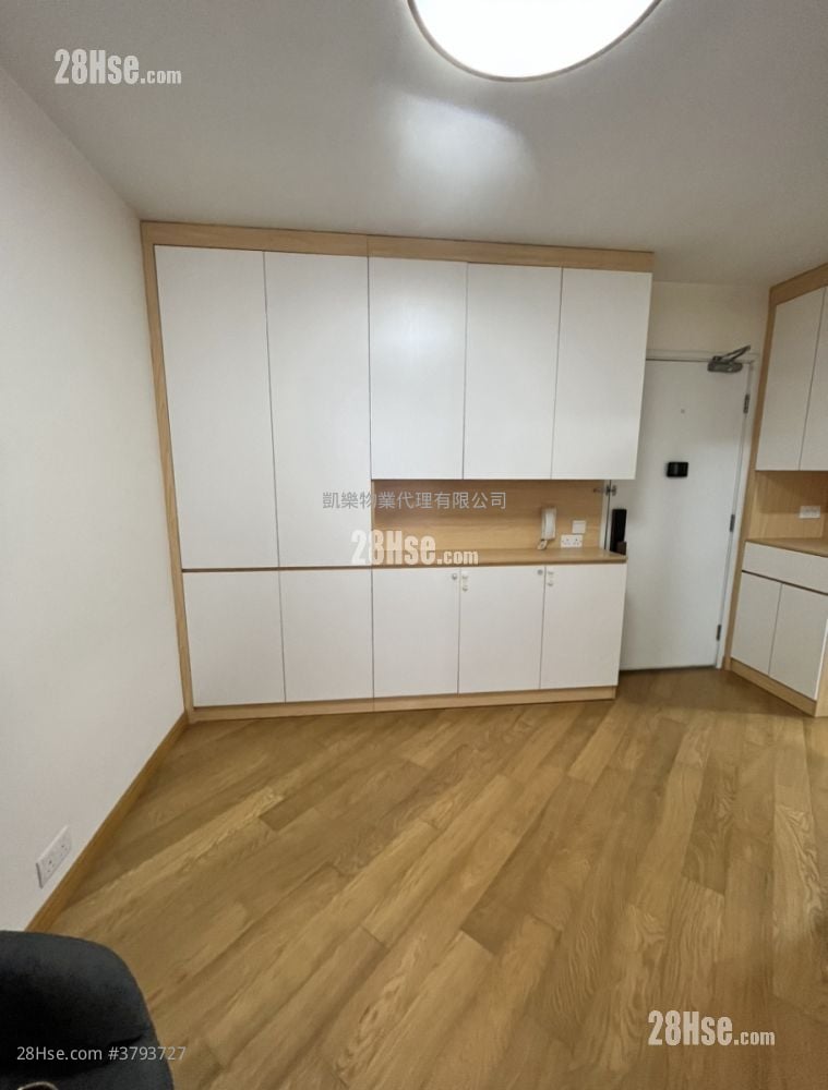 Hoi Lok Court Sell 2 Bedrooms 393 ft²