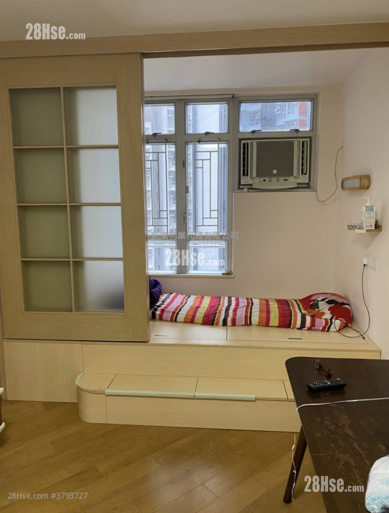 Hoi Lok Court Sell 2 Bedrooms 393 ft²