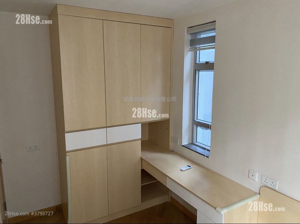 Hoi Lok Court Sell 2 Bedrooms 393 ft²