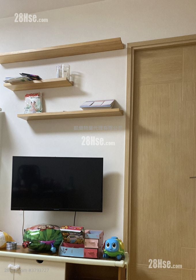 Hoi Lok Court Sell 2 Bedrooms 393 ft²