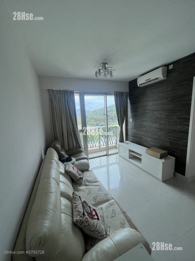 Uptown Sell 3 Bedrooms , 2 Bathrooms 760 ft²