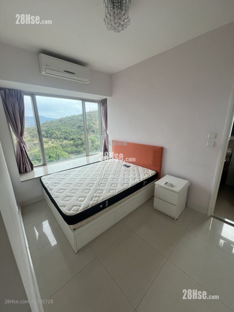 Uptown Sell 3 Bedrooms , 2 Bathrooms 760 ft²