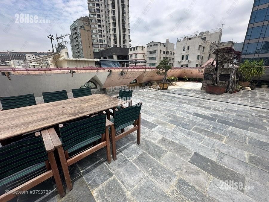 嘉多利山花园 售盘 4 房 1,564 平方尺