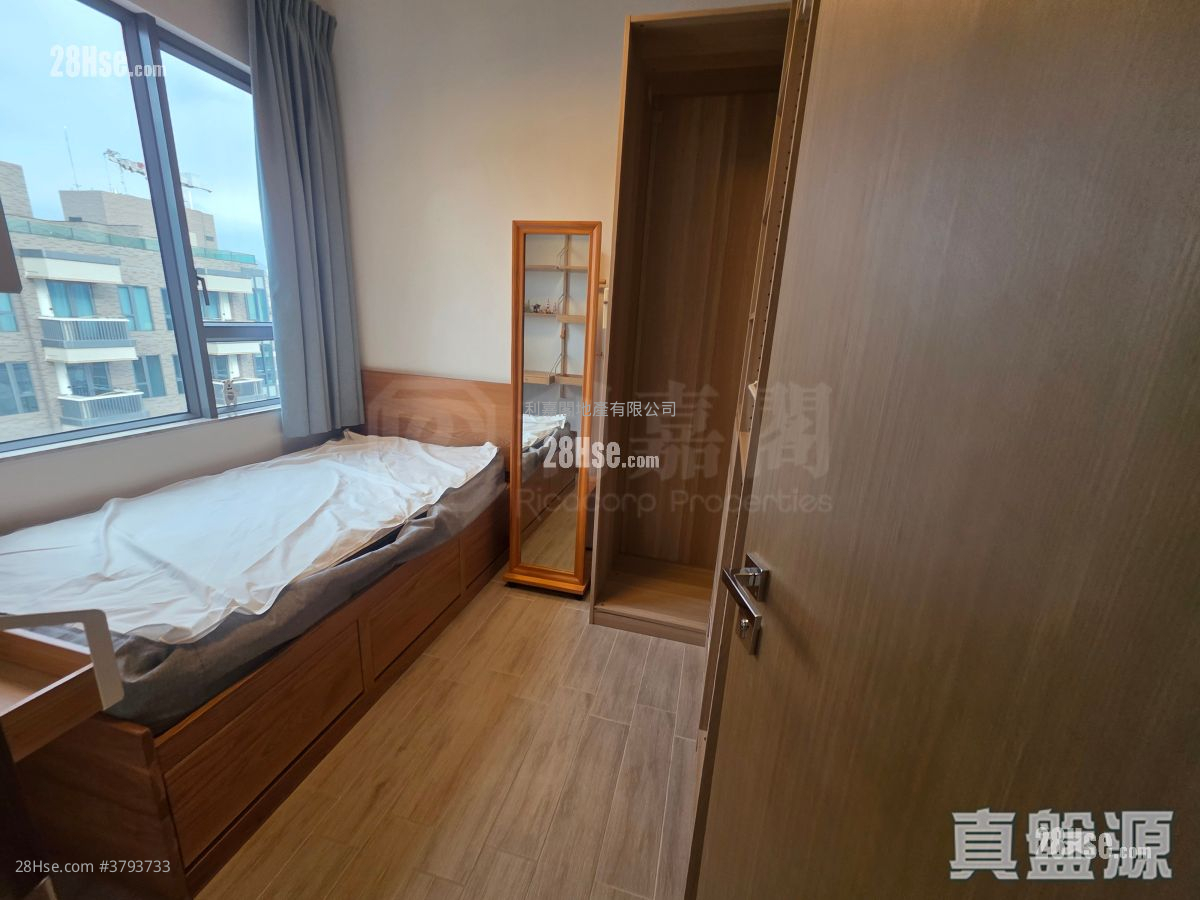 Astoria Crest Sell 1 Bedroom , 1 Bathroom 299 ft²