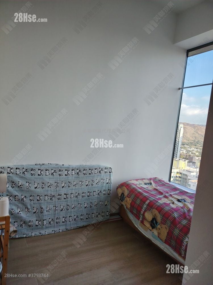 living room: Hava Sell 2 Bedrooms 365 ft²