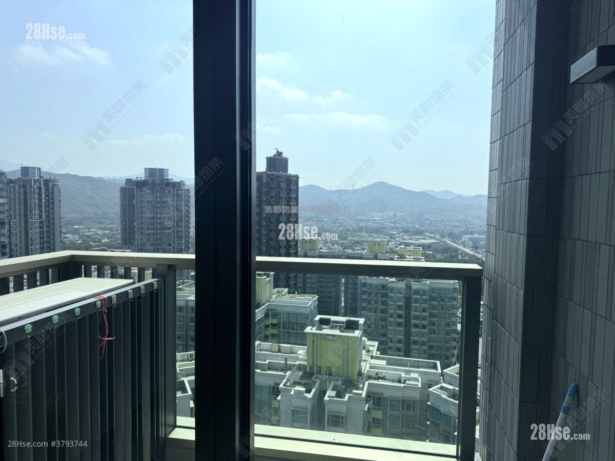 balcony: Hava Sell 2 Bedrooms 365 ft²